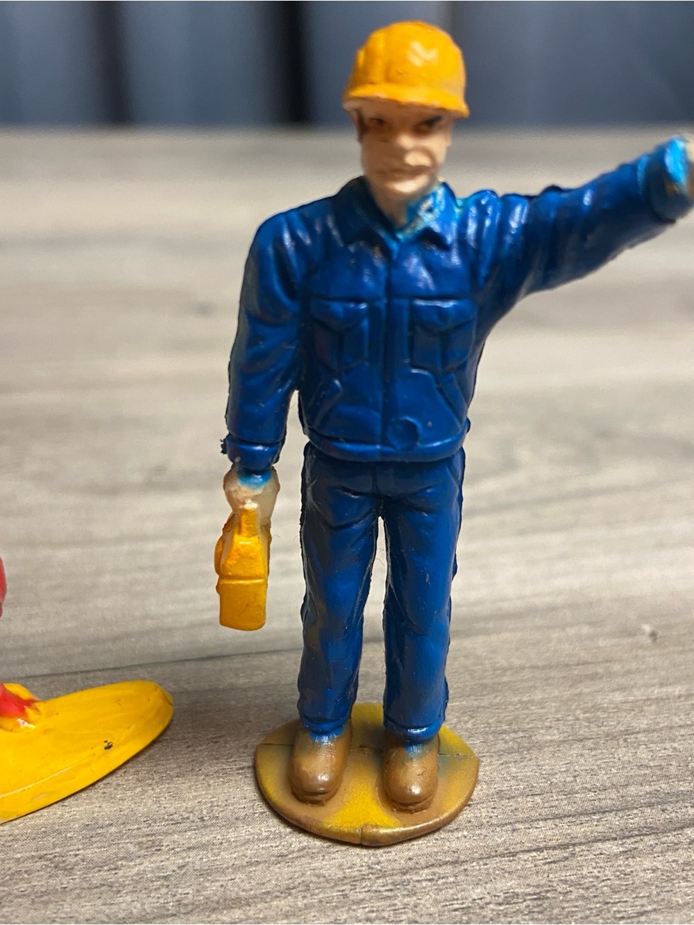 Vintage Plastic Construction Worker & Blue-Red Girl Toy Figures - Kids Toys‎ - Picture 2 of 9
